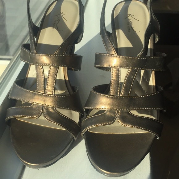 KIM ROGERS gold sandals - Picture 5 of 8